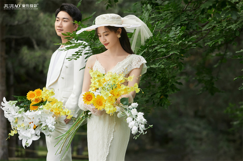 草坪婚纱照
