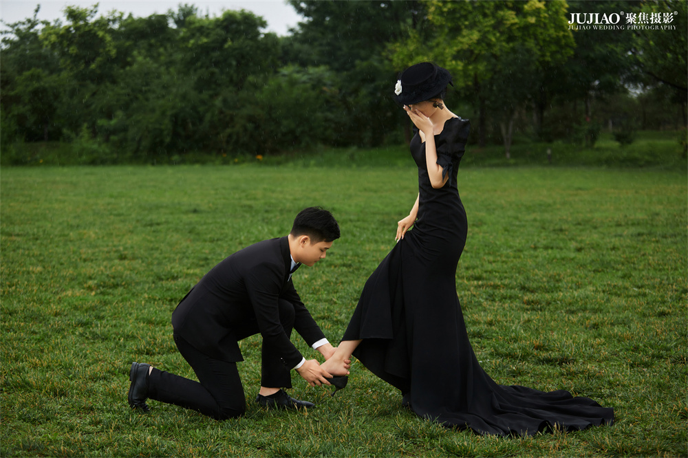 草坪婚纱照