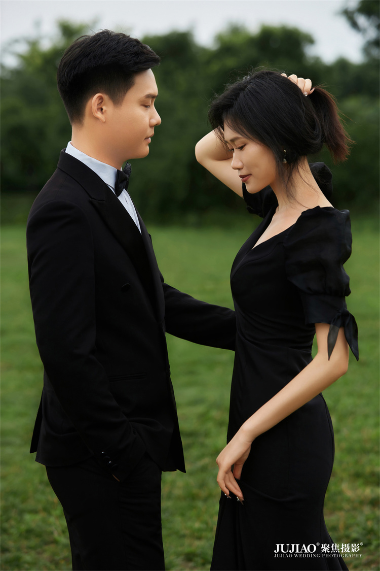 草坪婚纱照