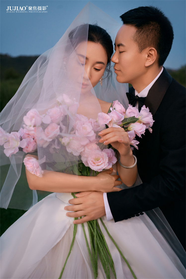 草坪婚纱照