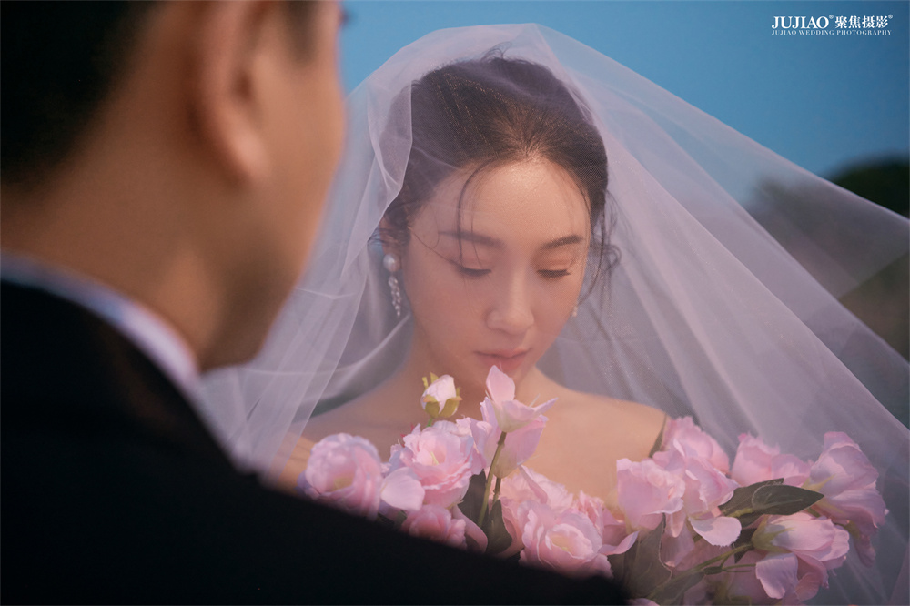 草坪婚纱照