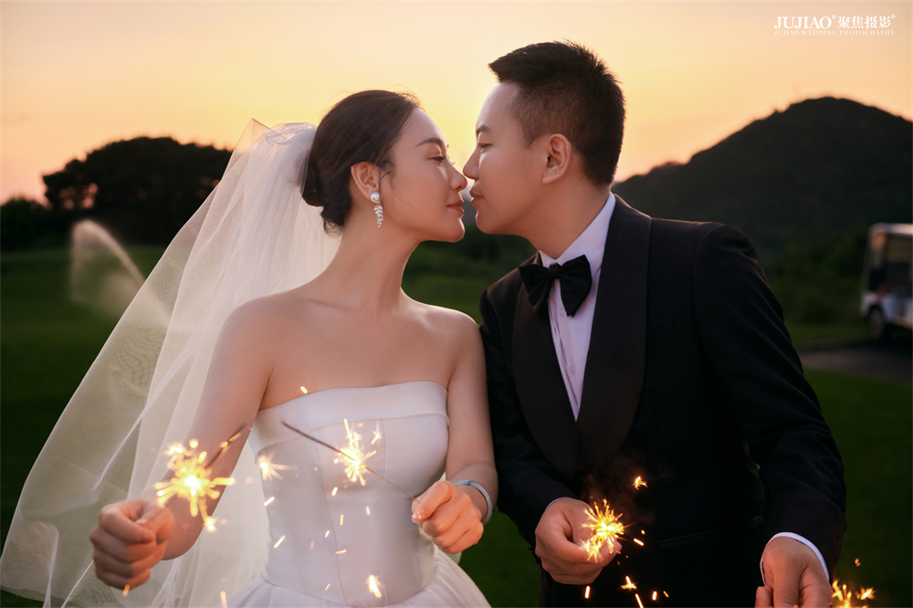 草坪婚纱照